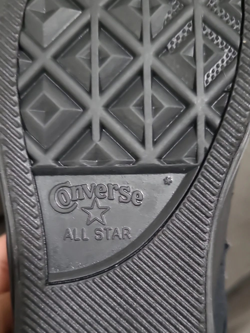 Converse Youth Low-Top Sneakers in Black
